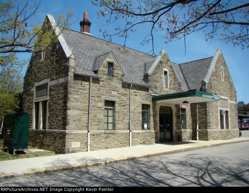 Ex-RDG Chestnut Hill station